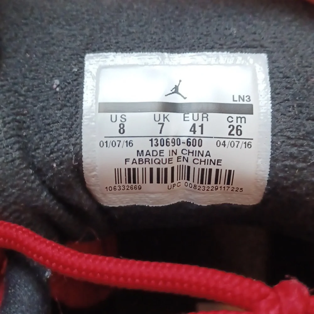 EUC Air Jordan 12 Retro Size 8 Red / White - Picture 14 of 16